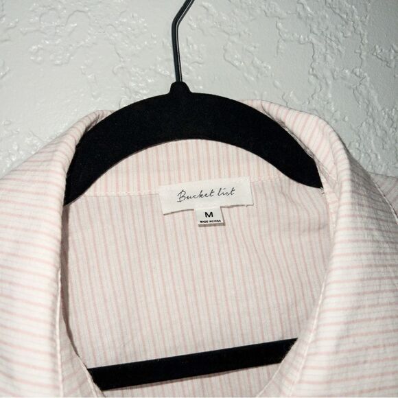 New Bucketlist Pink Pin Stripe Varsity Knit Inset Button Down Shirt Size Medium - Picture 3 of 7